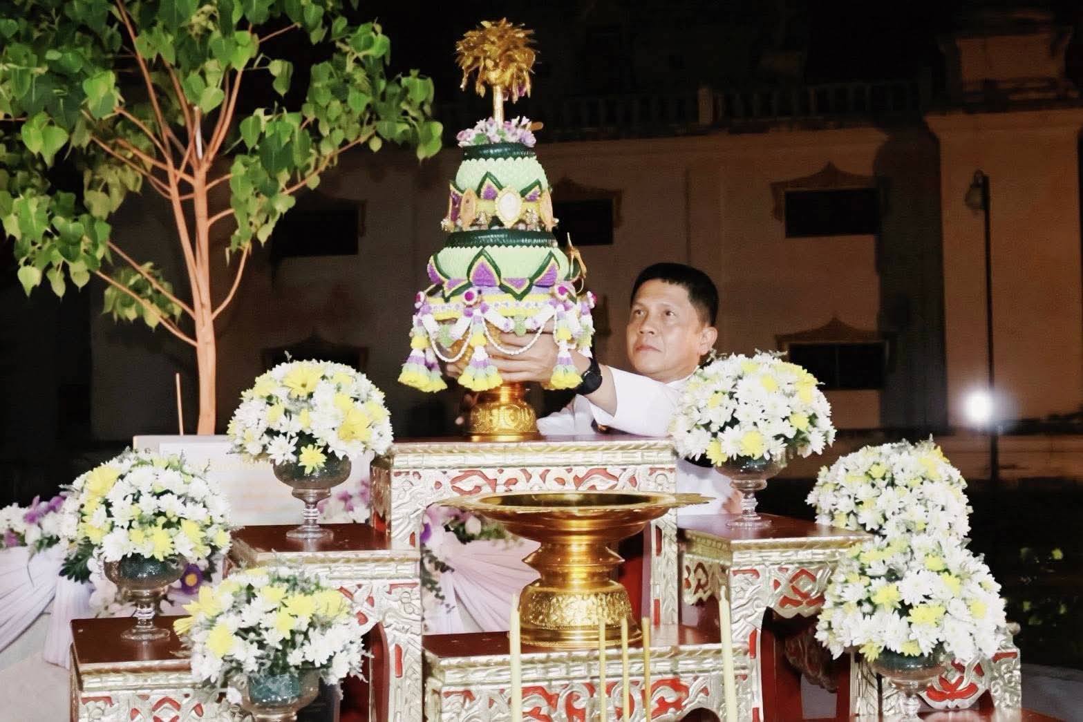 พช.นราธิวาส ร่วมพิธีเชิญพุ่มดอกบัวประดิษฐ์พระราชทาน ถวายสักการะพระศรีมหาโพธิทศมราชบพิตร เนื่องในวันวิสาขบูชา 2569