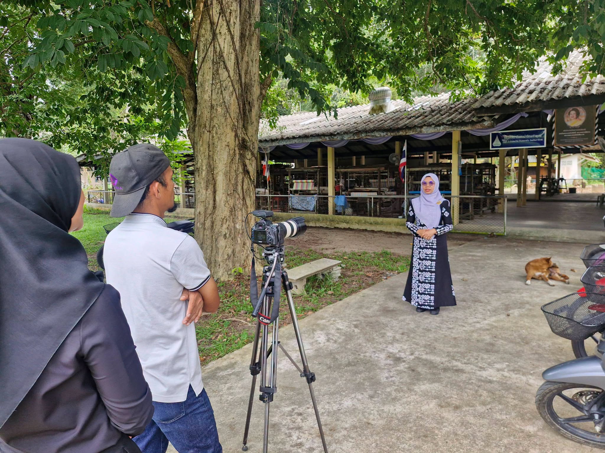 พช.นราธิวาส ลงพื้นที่อำเภอตากใบ ร่วมบันทึกเทปรายการ “ใต้ร่มพระบารมี พระพันปีหลวง” ช่อง NBT ยะลา