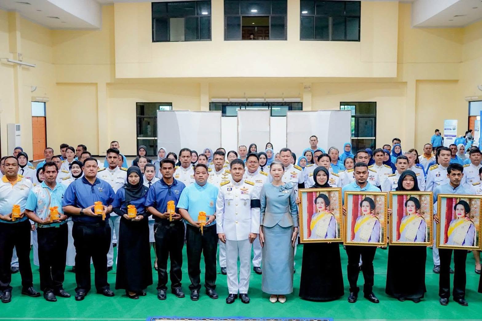 พช.นราธิวาส ผนึกกำลังเครือข่ายกองทุนแม่ของแผ่นดิน จัดพิธีมอบเงินพระราชทานขวัญถุงฯ ปี 2569 ขับเคลื่อนพลังชุมชนเข้มแข็ง ชนะยาเสพติดอย่างยั่งยืน