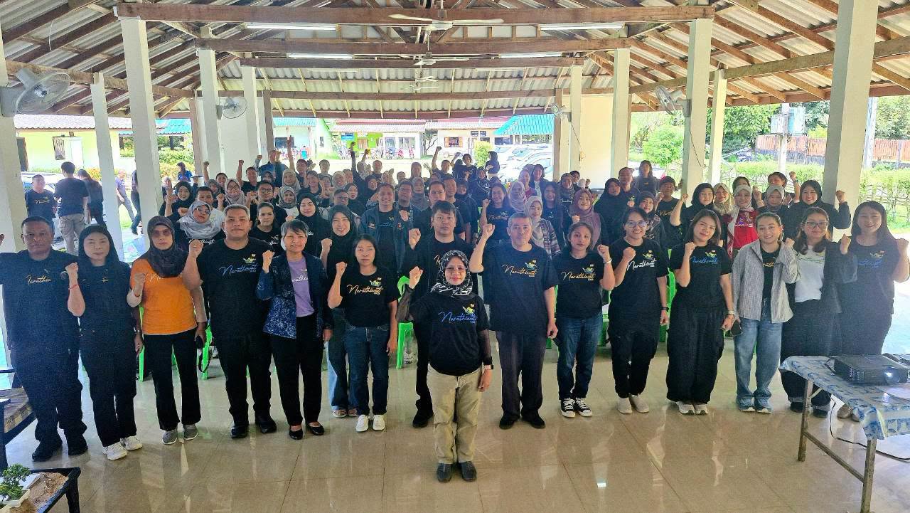 พช.นราธิวาส จัดโครงการ “ONE Heart ONE Team ONE Success” จับมือไว้แล้วไปด้วยกัน สานพลังทีมเวิร์คเตรียมพร้อมขับเคลื่อนงานปี 2570